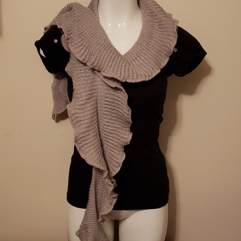 Fancy Ruffle Scarf - Picture 4 of 5